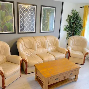 Windy House - Private Garden With Patio - Free Parking Apartment Sheffield